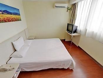 Hanting Express Wuhan Xinhua Road 2 Екстер'єр фото